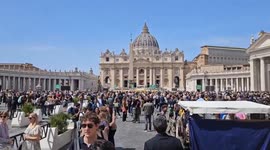 Vatican: Bells Toll at St. Peter’s Basilica to Mourn Death of Pope Francis 3