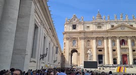 Vatican: Bells Toll at St. Peter’s Basilica to Mourn Death of Pope Francis