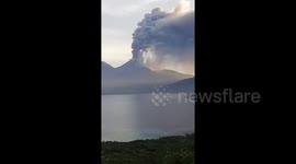 Indonesia: Lewotobi Laki-Laki Volcano Spews Huge Ash Plumes in East Flores