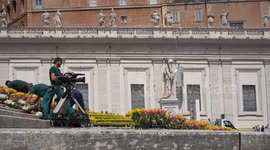 Tourists on the hunt for flowers in St. Peter's Square after Pope Francis' death. The gardener: 'We don’t throw them away, we replant them'