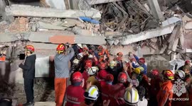 Myanmar (Burma): Russian rescuers save woman trapped under rubble for more than two days