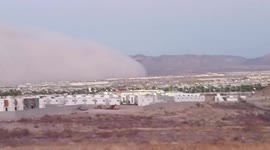Sandstorm engulfs city in Mexico like a huge tidal wave