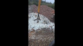 Making a snowman with a Liebherr LH30 arm in Borlänge