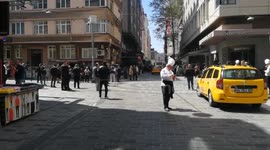 Türkiye: Residents leaves buildings after 6.2 magnitude earthquake jolts Istanbul (2)