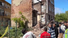 Türkiye: Earthquake triggers partial collapse of abandoned building in Istanbul