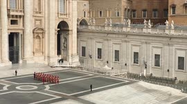 Vatican City: Pope Francis’ body lies in state for public mourning (2)