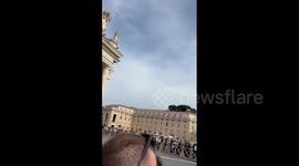 Vatican: Thousands Queue at St. Peter’s Basilica to Pay Respects to Pope Francis