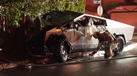 US, Los Angeles: Reseda Alijah Arenas Cybertruck Crash