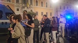Vatican City: Crowds Gather at St Peters Basilica to Mourn Pope Francis