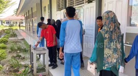 Earthquake and tsunami disaster simulation involves hundreds of children with disabilities in Padang