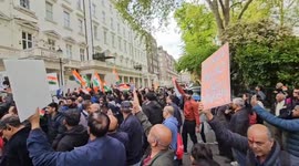 Indian Diaspora Stages Protest Outside Pakistan High Commission in London After Pahalgam Attack