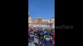 People Flock to St. Peter’s Square for Pope Francis’s Funeral 4