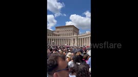 Thousands Line Up for Final Farewell to Pope Francis 3