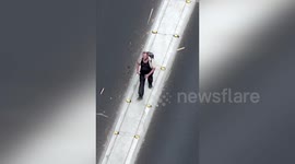 US: LVMPD Helicopter Tracks Suspect Fleeing After Spray Painting Cars