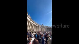 People Flock to St. Peter’s Square for Pope Francis’s Funeral 5