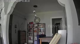 House shakes during 6.2 magnitude earthquake in Istanbul