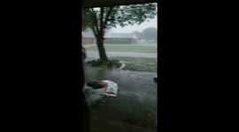 Heavy rain triggers flash floods in Oklahoma