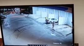 Türkiye: MOMENT – Huge rocks collapse car wash in Türkiye’s Samsun, leaving two buried