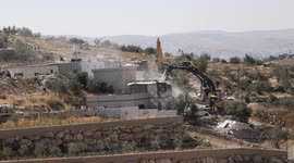Israeli army demolishes 5 Palestinian homes in occupied West Bank