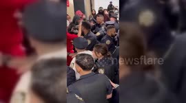 US: U.S. Police Block Pro-Gaza Protesters from Using Brooklyn Subway Station