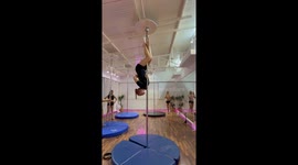 Pole dancer’s caterpillar move crawls into viewers’ minds—Over 2 million mesmerized