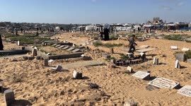 Palestine: Gazans visit graves of family members killed in Israeli Strikes