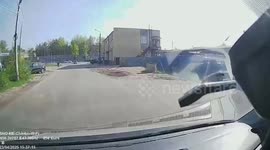 Cyclist crashes side-on into lorry in Russia