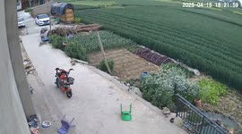 Child falls from toy in Henan, China