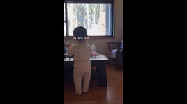 Child falls while playing at table in Seoul