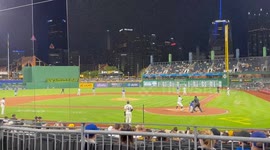 Fan falls 21 feet during Pirates-Cubs game in Pittsburgh