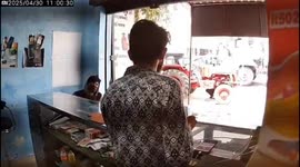 Robbers throw chilli powder in shopkeeper's eyes 'to steal cash'