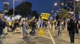 Israel: Israelis rally in Tel Aviv for Gaza ceasefire and return of hostages