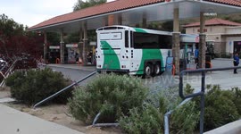 US, Los Angeles: Valencia City Bus Crashes Into Fence and Gas Station