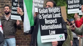 UK: Protesters rally outside Israeli Embassy in London over attacks on Syria