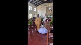 Bride born without legs walks gracefully down church aisle