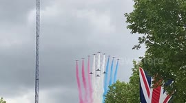 UK: Red Arrows fly over London to  to mark 80th anniversary of VE Day