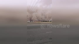 Saudi Arabia: Massive Wall Of Dust Surges Toward Dawadmi In Saudi Arabia