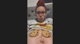 Baby knows best—Unborn son helps mom pick her next cookie