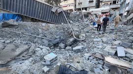 Israeli airstrike on UN school shelter kills 32 Palestinians in central Gaza (3)
