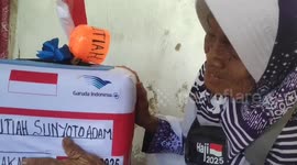 Elderly woman, 107, embarks on Hajj to become oldest ever pilgrim from Indonesia