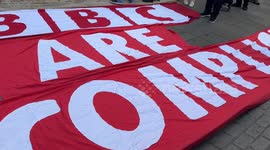 UK: Protesters rally outside BBC headquarters in London over Gaza coverage (3)