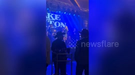 Gwen Stefani serenaded husband Blake Shelton at star-studded party for his 30th hit