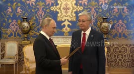 Russia: Putin awards Kazakhstan’s Tokayev medal honoring his late father