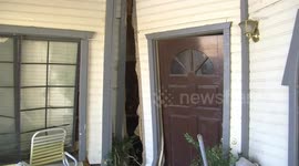 US, Bakersfield: California City Vehicle Crashes into Home Leaving Extensive Damage