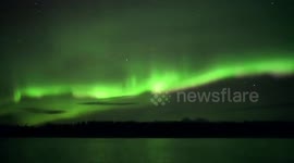 US: Aurora Dances In Green And Pink Over Glacier Bay In Stunning Night Display