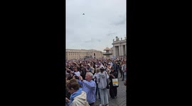 The first Regina Coeli prayer of Pope Leo XIV fathered thousands of people in St. Peter’s Square