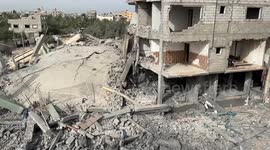 Aftermath of Israeli airstrike on central Gaza reveals destruction
