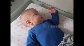 MUST SEE: baby boy discovers his own hands