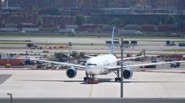 US: Newark Airport faces ongoing flight disruptions amid air traffic control crisis