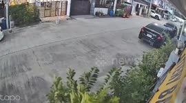 Storm batters homes on Bangkok outskirts as monsoon season begins